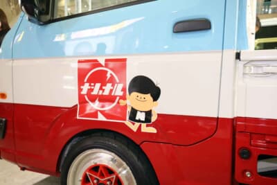 スズキ キャリイ：ドアには「ナショナル坊や」の姿も