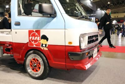 スズキ キャリイ：チンスポイラーも装着済みだ