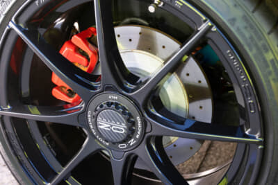 アバルト 595：リアにはビッグローターキットを装着